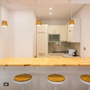 https://chloes-room.albaniahotels.org